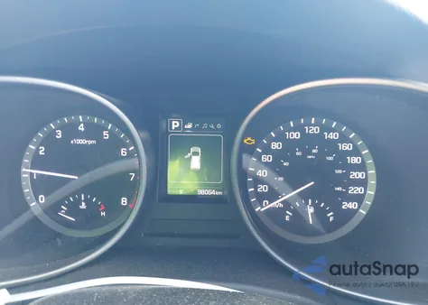 2018 Hyundai Santa Fe Sport 2.4 Luxury z USA, uszkodzony, nr VIN 5XYZUDLB4JG539393